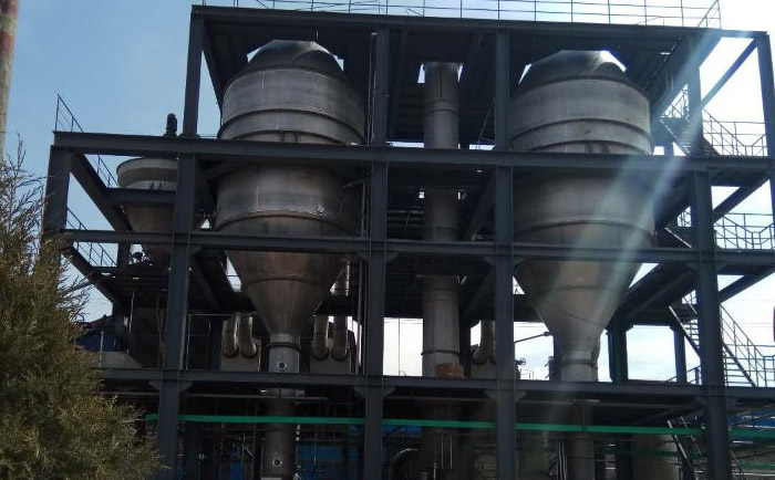 雙效MVR蒸發器安裝進行時.jpg 雙效MVR蒸發器安裝進行時.jpg